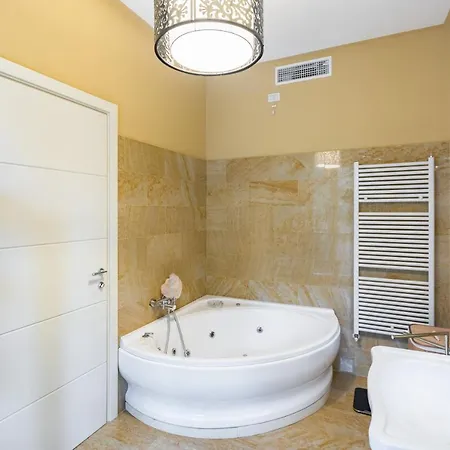 Residenza Al Vittoriale - By Host4u Appartement Gardone Riviera