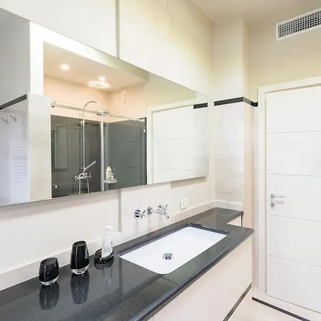 Residenza Al Vittoriale - By Host4u Appartement *
